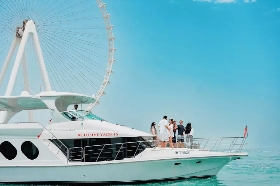 1 Hour Marina Yacht Tour - clicktoguide