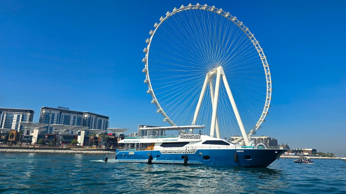 Super Yacht Sightseeing Cruise - Dutch  - clicktoguide