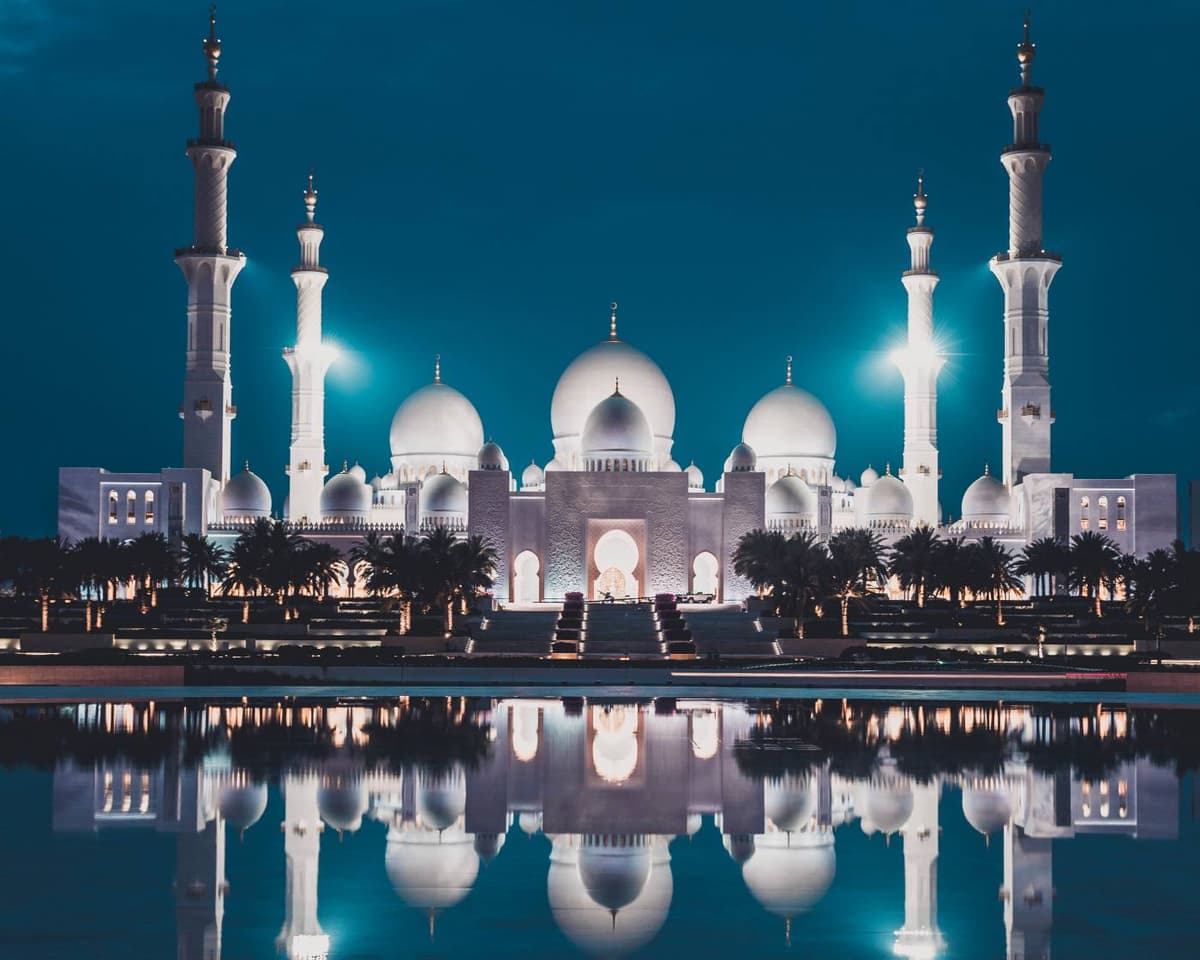 Abu Dhabi Premium Cultural Treasures Tour - clicktoguide