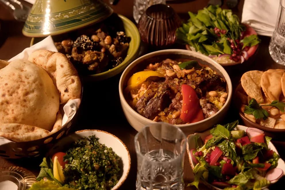 Al Hadheerah Restaurant Booking - clicktoguide