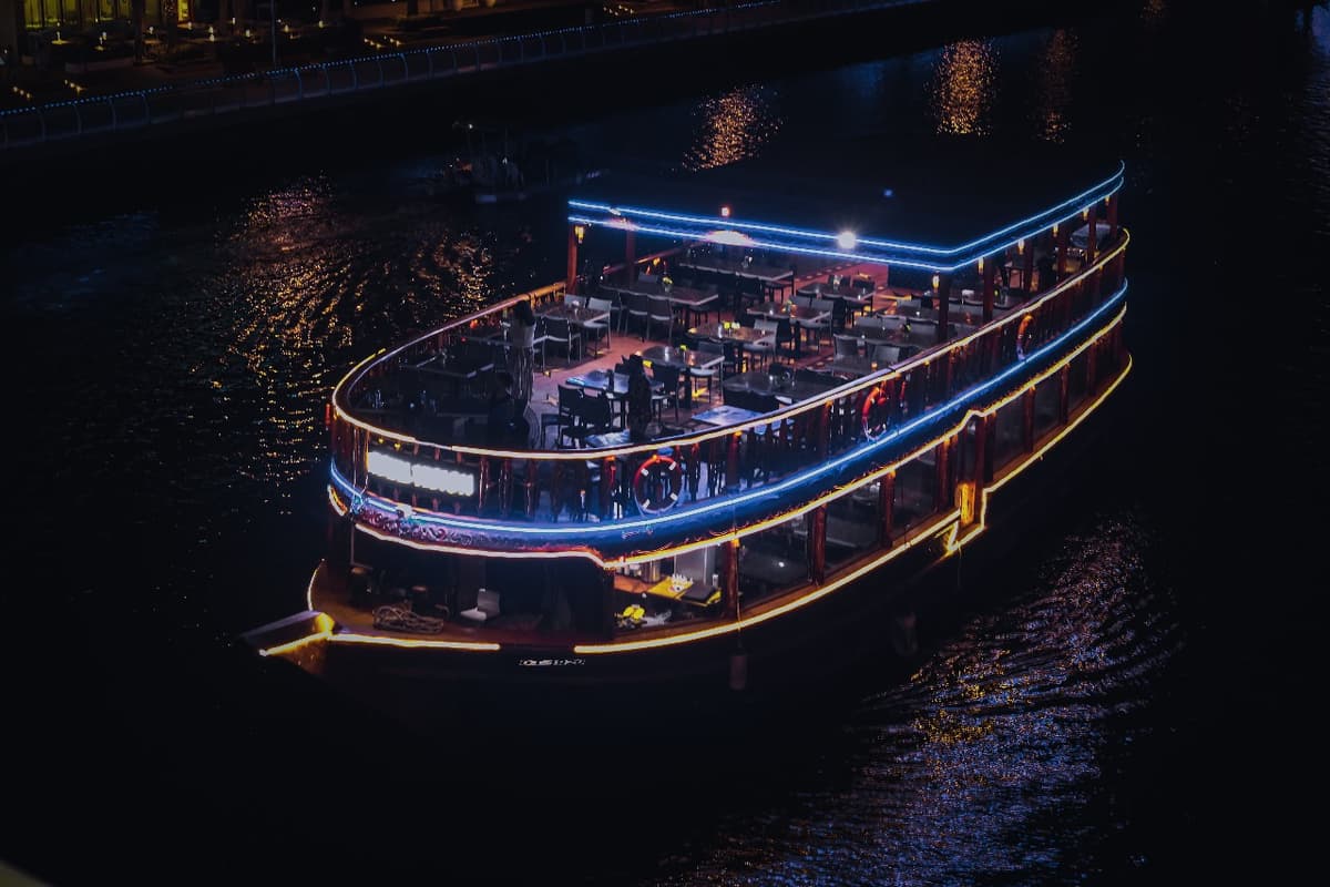 Dinner Dhow Cruise in Dubai Marina - clicktoguide