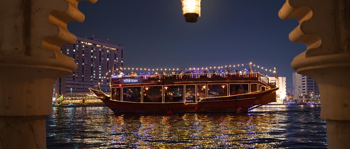 Royal Dinner Cruise in Dubai Creek - clicktoguide