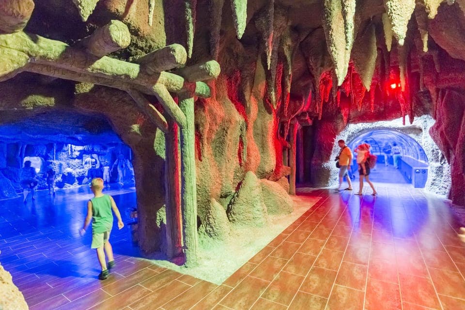 Aquarium & Wax Museum