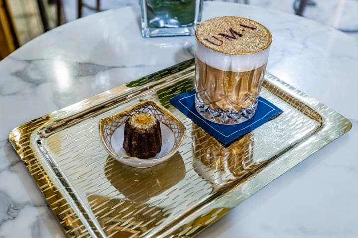 Экскурсия Inside Burj Al Arab с чашкой золотого карак-чая - clicktoguide