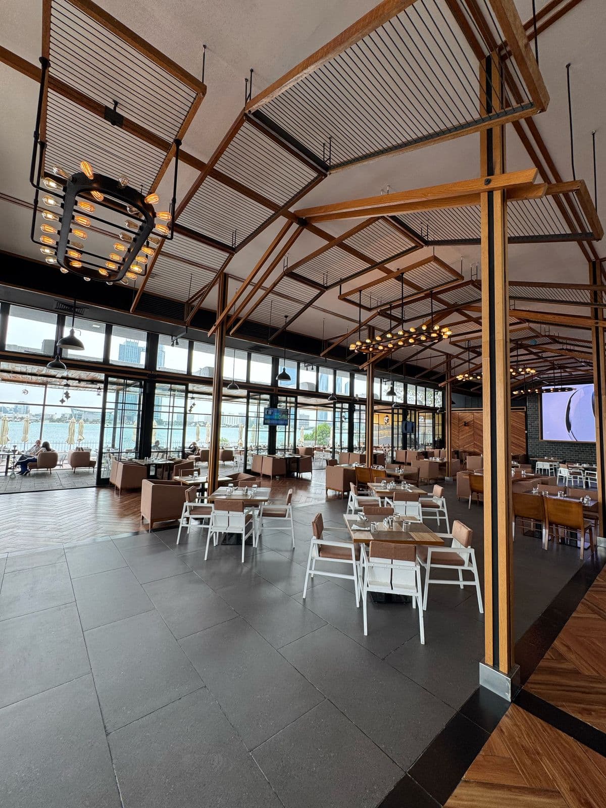 Bay View - Indoor