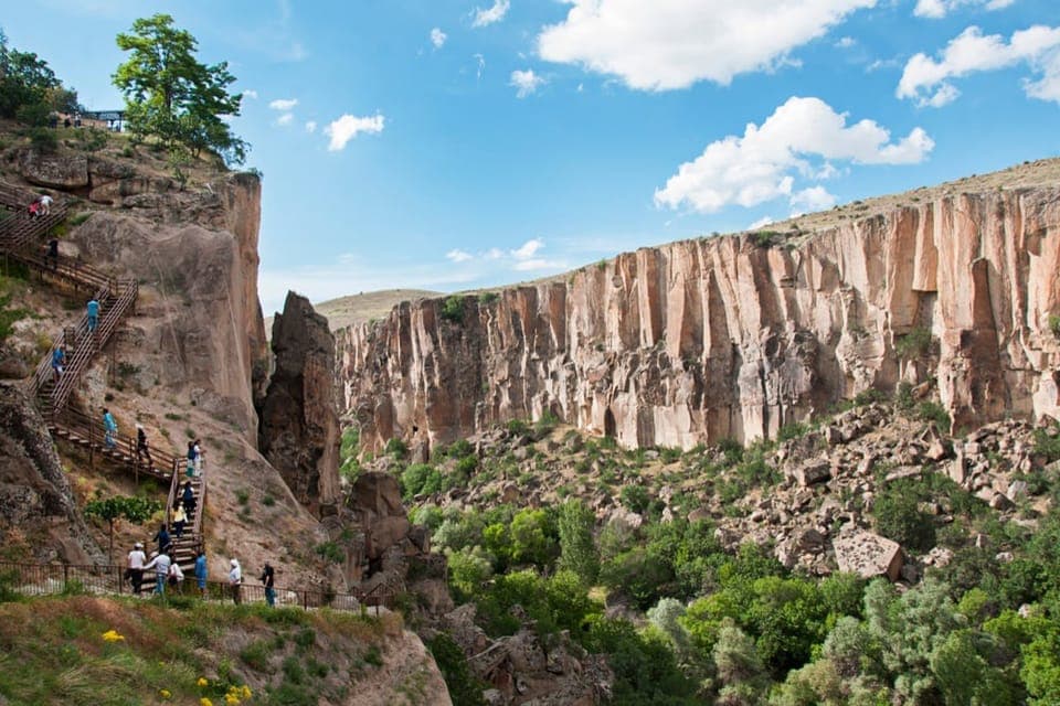 Guided Green Tour with Lunch and Entry Tickets - clicktoguide