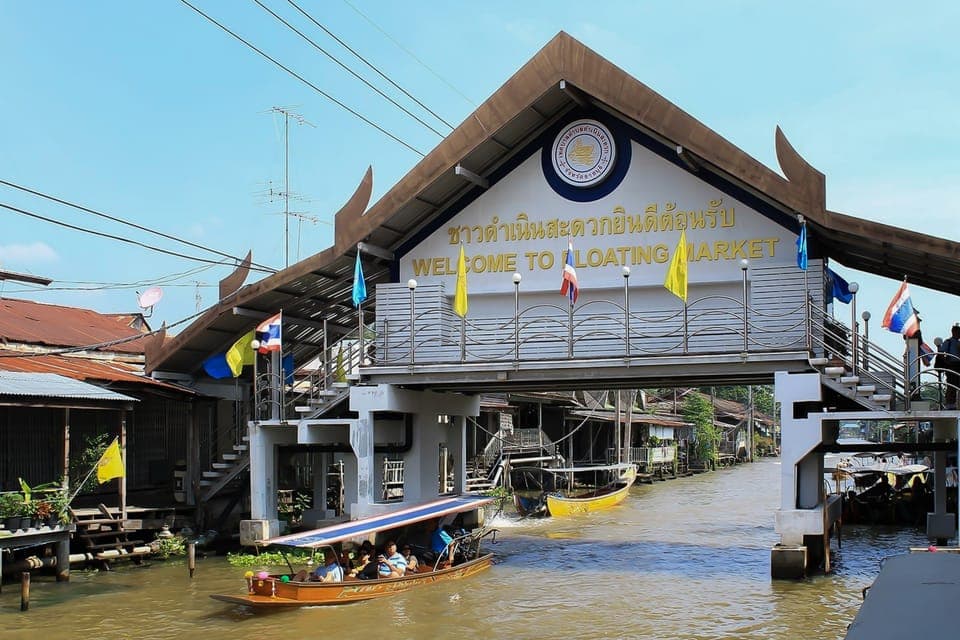 Damnoen Saduak Market and Maeklong Railway Market Tour