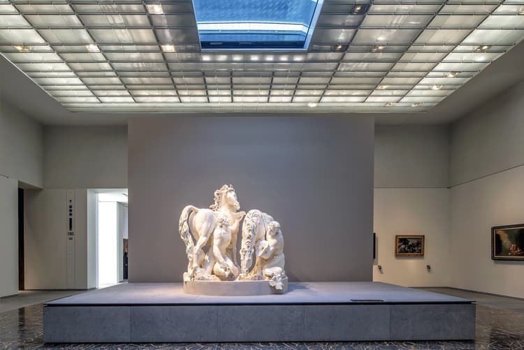 Abu Dhabi Premium: Louvre Exhibit