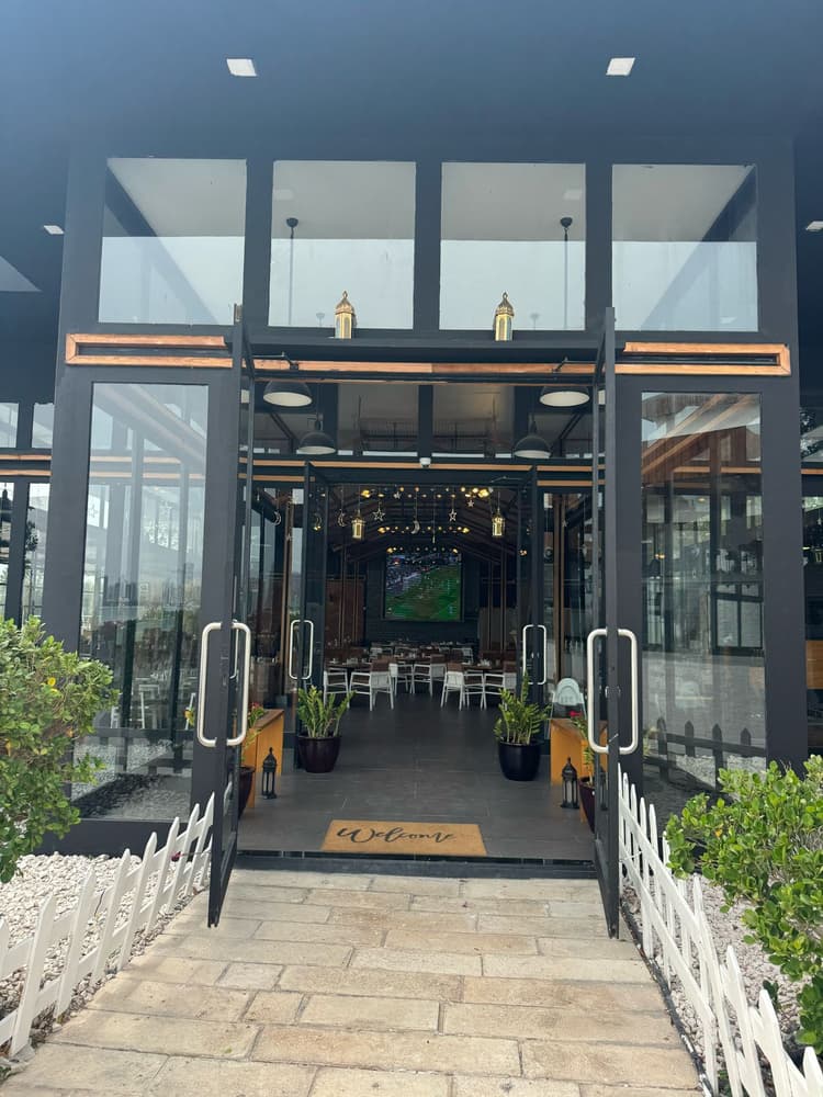 Bay View - Entrance